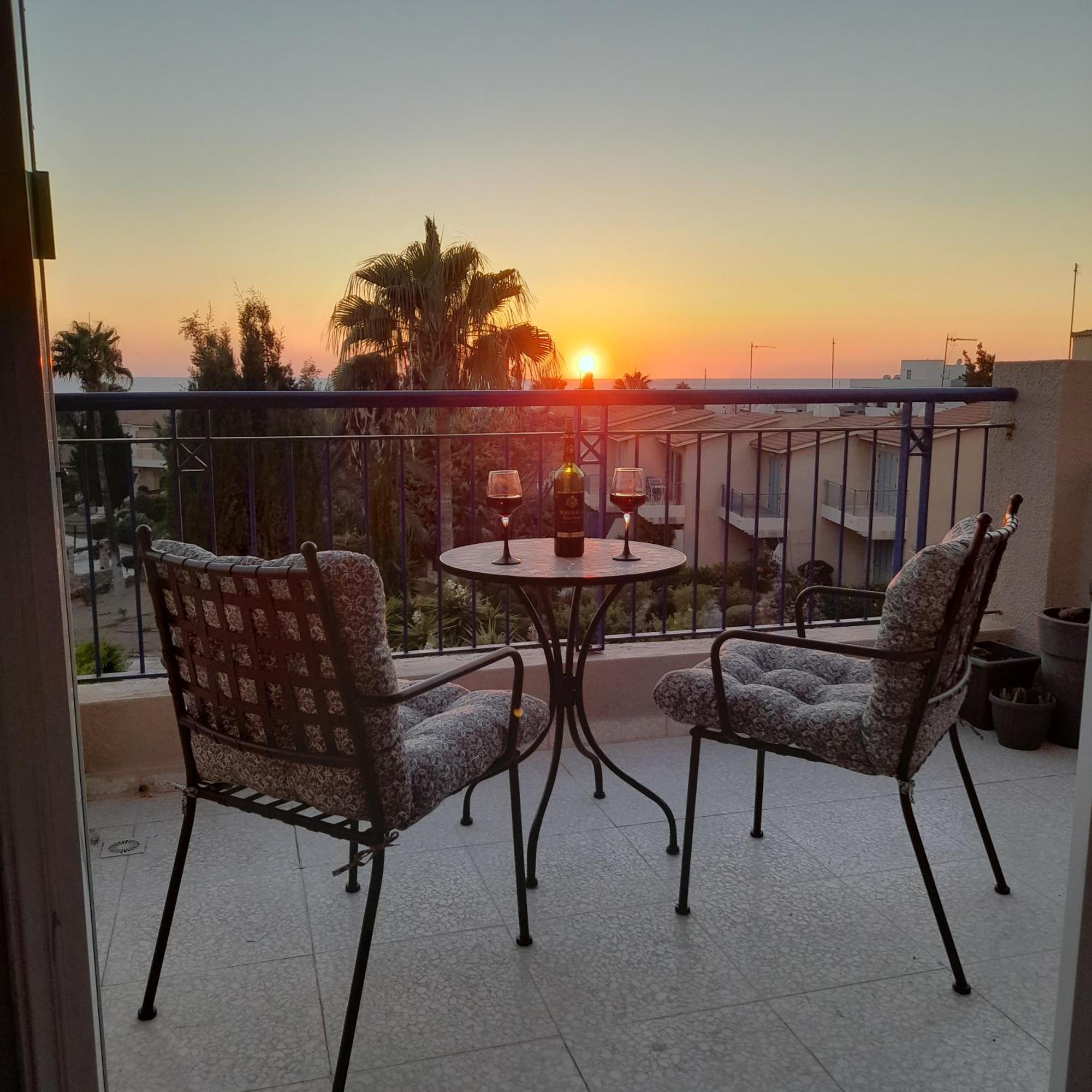 Modern Sea View Apartment Regina Gardens Paphos Exterior photo